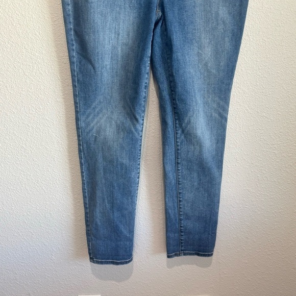 Chico's Women's 1.5R 10 Stretch Waist Band Tapered Skinny Jeans Blue Casual - Picture 8 of 9